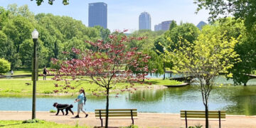 6 Charming Pittsburgh Parks for Romantic Dates